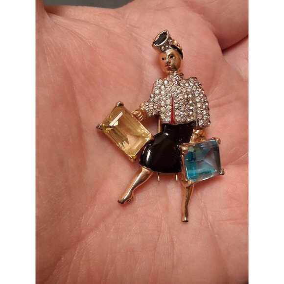Vintage Jomaz Lady with Suitcases Rhinestone Fur Clip Bellhop Brooch - Picture 3 of 6